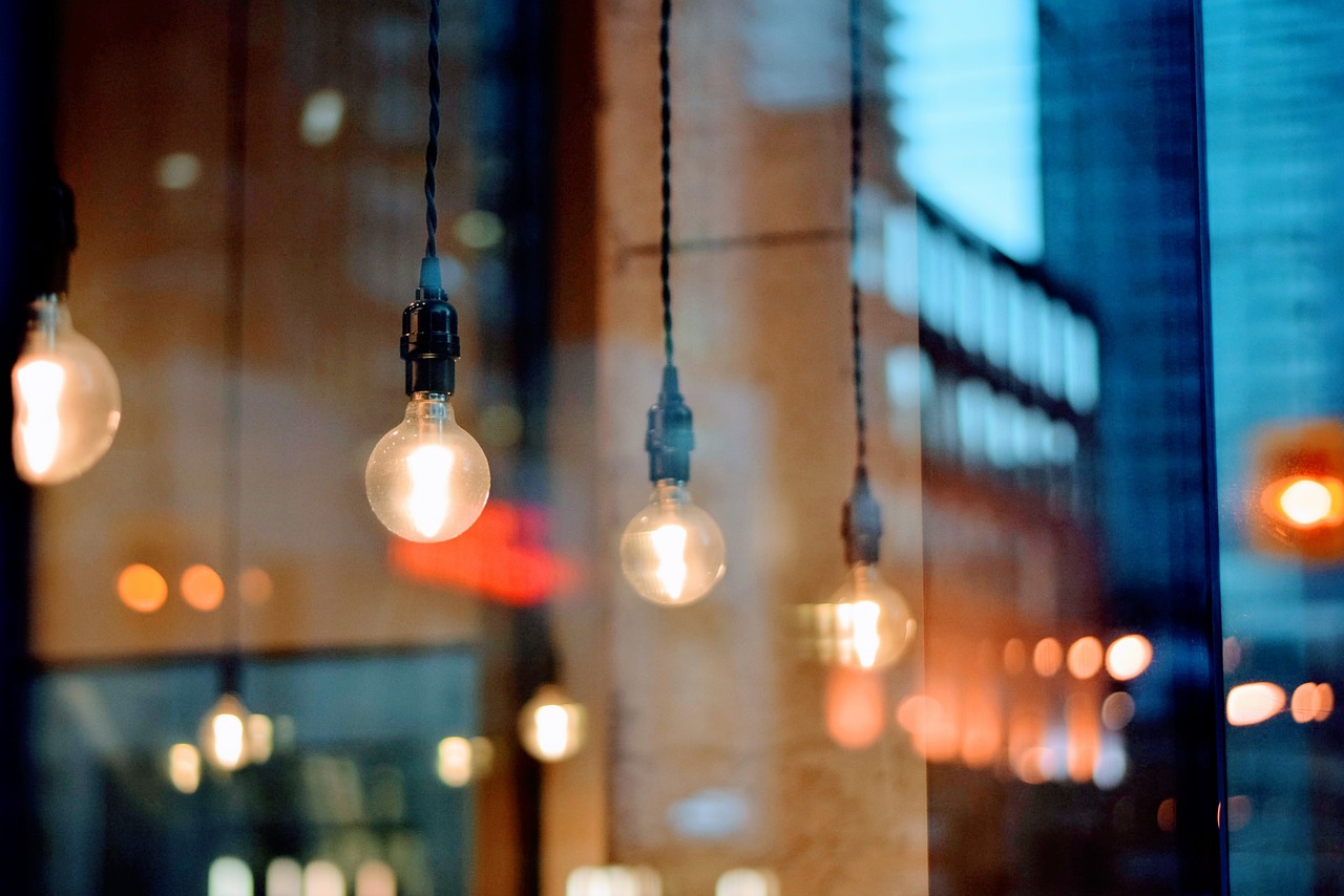 10 Unique Ideas for DIY Outdoor Lighting Solutions